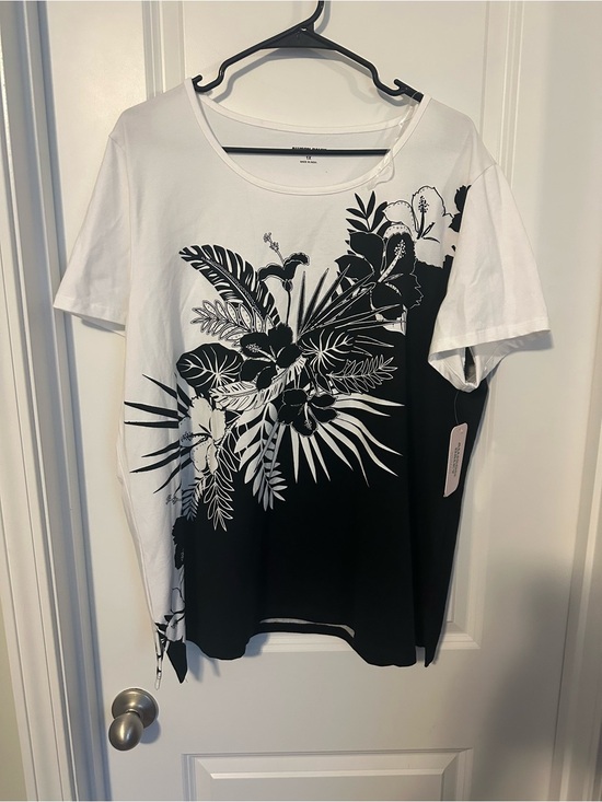 Allison Daley Tops - Women's Black & White Floral Graphic Tee